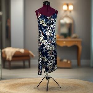 SHEIN Size Medium Blue Floral Sleeveless Dress With Slit On Right Side